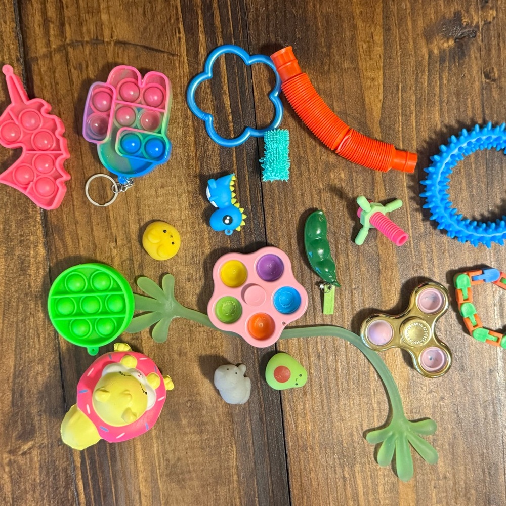 Assorted Kids Fidget Toy Set - Pink & Green Pop-It and Sensory Toys